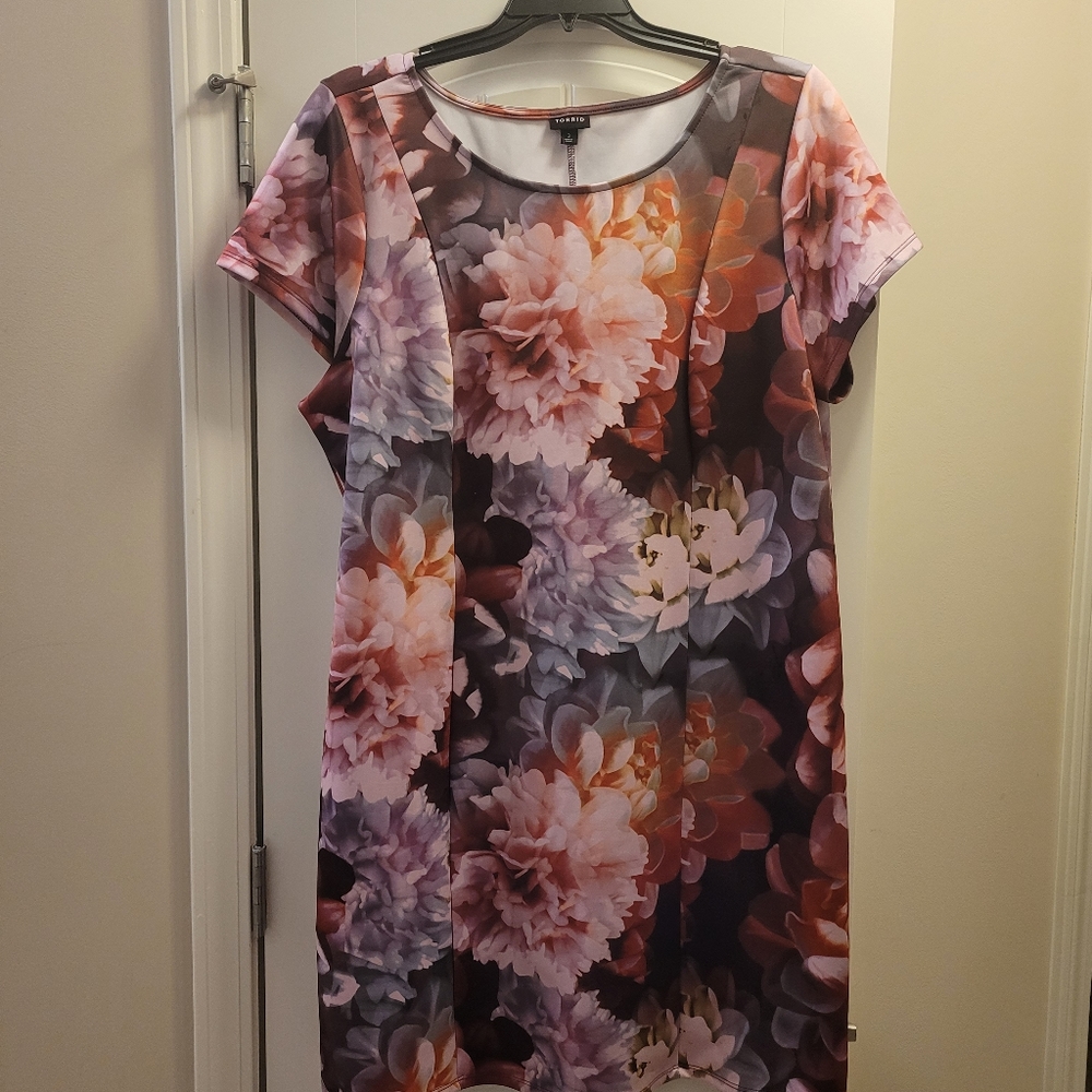 Torrid Pink and purple floral 2 in 1 dress.  Bodycon dress 3X.
